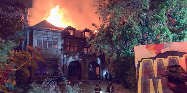 Incendio de Casa Italia: presentaron denuncia contra quienes resulten responsables por el delito de daño a Monumento Nacional