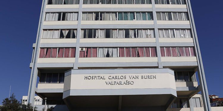 Cores comprometen apoyo a proyectos para mejorar gestión del Hospital Carlos van Buren