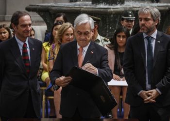 Piñera firmó proyecto de ley que fortalece estatuto de protección de Carabineros, PDI y Gendarmería