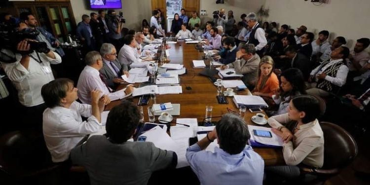Comisión aprobó nuevo intento por incluir paridad e independientes en proceso constituyente