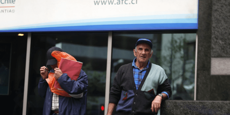 Tasa de desempleo en la región de Valparaíso alcanza el 6,6% y se sitúa por debajo del promedio nacional