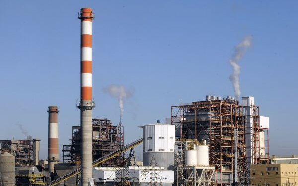 AES Gener advierte que no ha afirmado otro acuerdo con el Gobierno para adelantar cierre de centrales a carbón