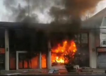 Detienen a dos sujetos por incendio y saqueo de sucursal Banco Estado de Villa Alemana