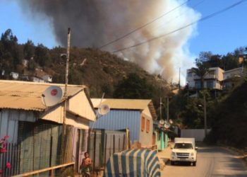 Realizarán cortes de agua en tres comunas para apoyar labores de Bomberos en incendio de Valparaíso