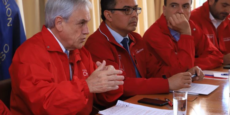 Presidente Sebastián Piñera está en Valparaíso para encabezar COE por incendio