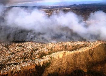 Piden que el gobierno elabore un plan maestro para Valparaíso tras incendio