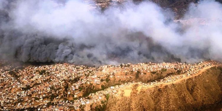 Piden que el gobierno elabore un plan maestro para Valparaíso tras incendio