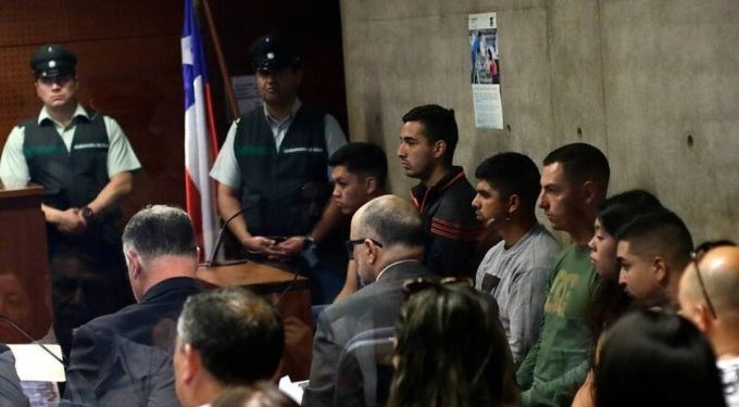 Carabineros formalizados por tortura y abuso sexual contra estudiante de Medicina de la PUC quedaron en prisión preventiva