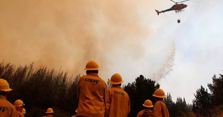 Diputado Díaz emplazó al Gobierno a invertir en equipamiento para controlar incendios por sobre armamento antidisturbios