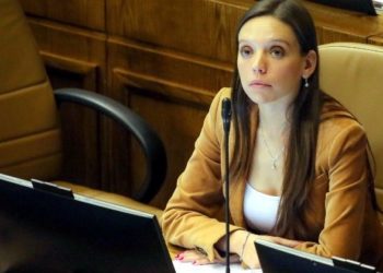 Con prohibición de acercarse a diputada Camila Flores quedó joven formalizado por rayado en su contra en Villa Alemana