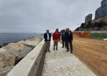 Con enrocado, muro de protección y vereda se realiza mejoramiento de Paseo Juan de Saavedra en Valparaíso