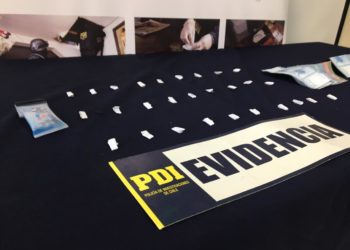 Detienen a pareja que usaba puesto de frutas como fachada para vender droga en Valparaíso