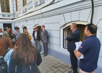 Ministro Jaime Arancibia realiza inspección ocular en exIntendencia y Fiscalía Naval de Valparaíso por causas de derechos humanos