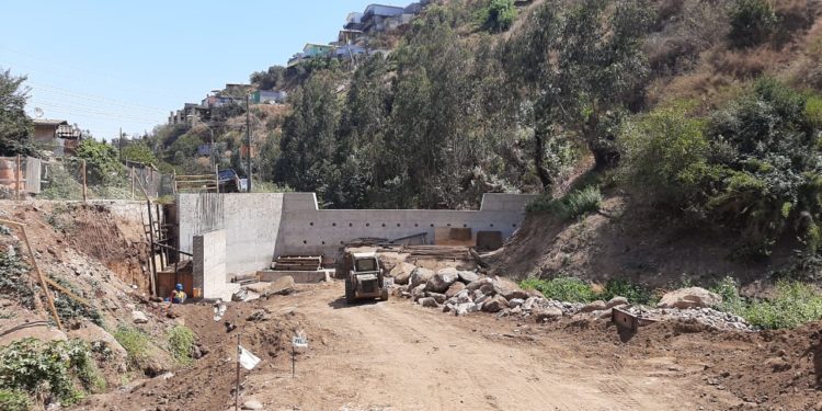 MOP ejecuta obras de nuevo tranque desarenador en la parte alta de Valparaíso