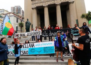 Familia de joven viñamarino que perdió visión de un ojo presenta recurso de protección para impedir uso de bombas lacrimógenas en manifestaciones