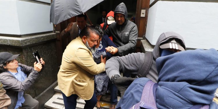 Alcaldesa de Viña del Mar fue funada tras declarar en el TER