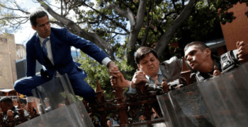 Diputado opositor disidente jura como nuevo presidente de la Asamblea Nacional de Venezuela para evitar reelección de Guaidó