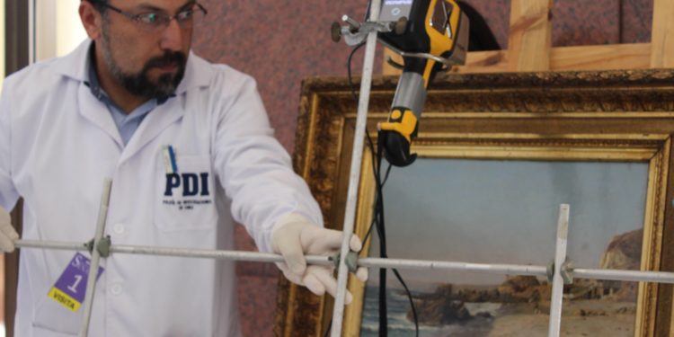 Diez pinturas del Museo de Bellas Artes Palacio Vergara son registradas por la PDI como parte de proyecto que busca proteger obras que son patrimonio nacional