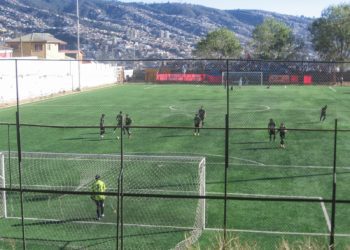 Hombre fallece tras recibir impacto de bala durante partido de fútbol en auditorio Manuel Guerrero en Valparaíso