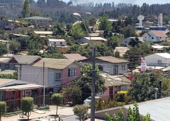 Equipos de emergencia logran controlar incendio en sector camino La Pólvora de Valparaíso