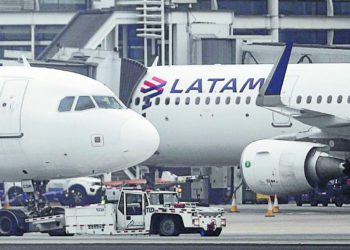 Ministro de Salud descartó posible caso de coronavirus en vuelo hacia Punta Arenas