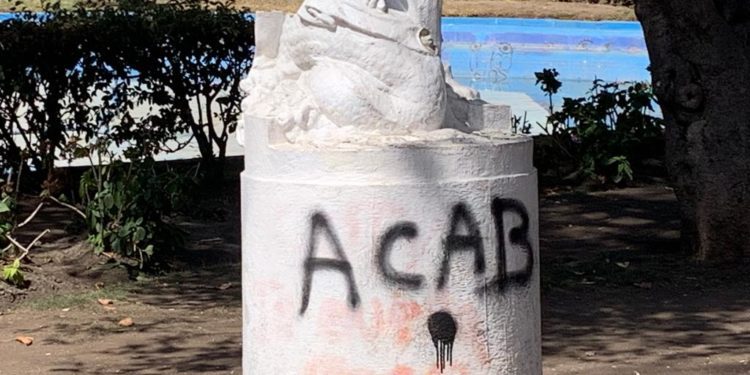 Emblemáticas esculturas de la plaza José Francisco Vergara de Viña del Mar fueron destruidas