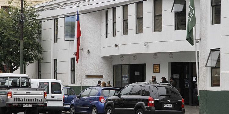 Carabinero de Valparaíso es detenido por asalto a servicentro y encuentran éxtasis en el vehículo que huía