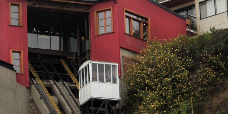 Accidente en ascensor Concepción: Obras Públicas asegura que hubo anomalías en operación y mantención