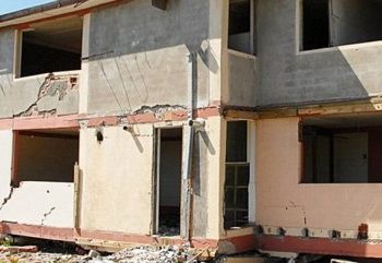 Demanda contra el Estado fue interpuesta por familias de víctimas fatales de edificio que colapsó el 27-F en Constitución