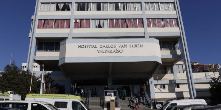 Solo una sospecha: descartan coronavirus en paciente atendido en el Hospital Carlos van Buren de Valparaíso