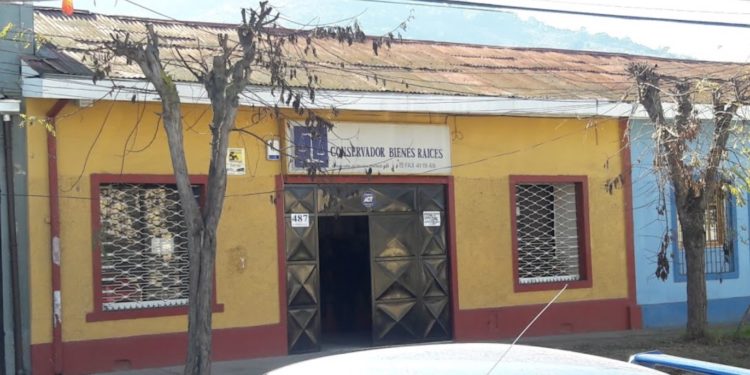 Confirman nuevo caso de coronavirus en la Región de Valparaíso: el conservador de bienes raíces de Limache