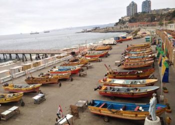 Ante crisis económica por la que están atravesando los pescadores Caleta Portales de Valparaíso reabre sus puertas