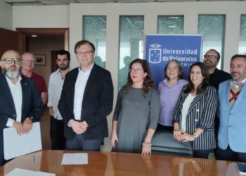 Profesor Osvaldo Corrales inscribió su candidatura a la Rectoría de la UV con el patrocinio de 318 académicas y académicos