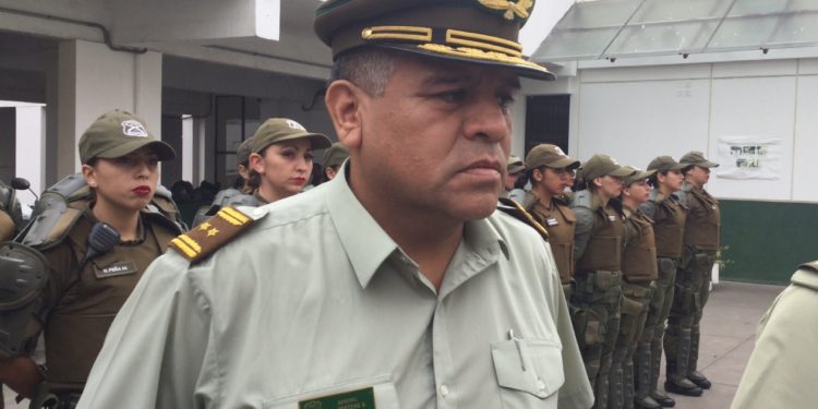 General Hugo Zenteno, jefe de la V Zona de Carabineros: «Se tiene que usar el uso de la fuerza, es lo que tiene como herramienta la policía»