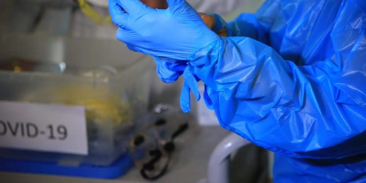 Confirman segundo caso de coronavirus en Chile: es la esposa del primer contagiado