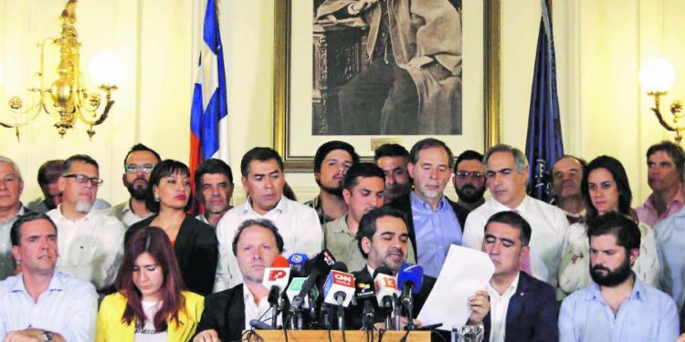 El lunes será reunión convocada por el Senado y la Cámara de Diputados con firmantes de Acuerdo por la Paz y una Nueva Constitución