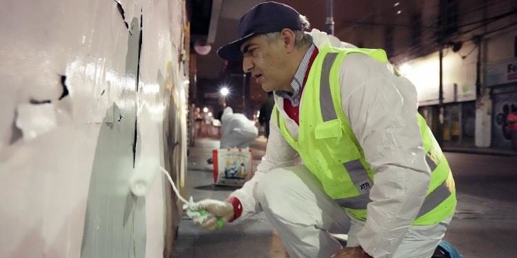 Campaña para repintar locales quemados y rayados es iniciada por comerciantes de Valparaíso