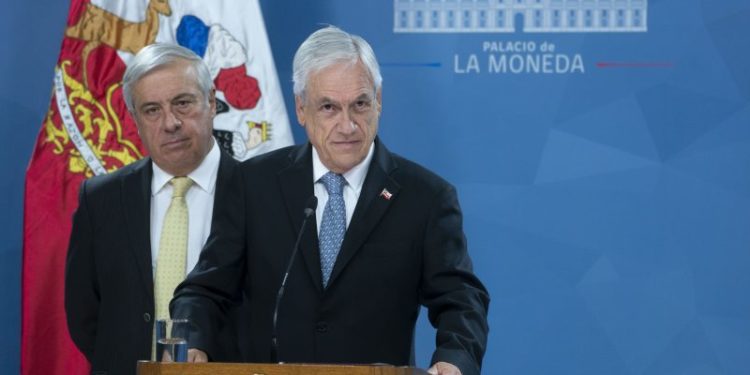 «Plan para Proteger a los Chilenos del Coronavirus» anunciado por el Gobierno incluye prohibición de eventos públicos con más de 500 personas