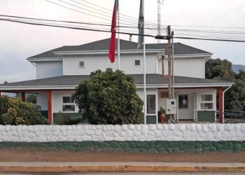 Desconocidos atacan retén de Carabineros en La Ligua y dejan a un funcionario lesionado