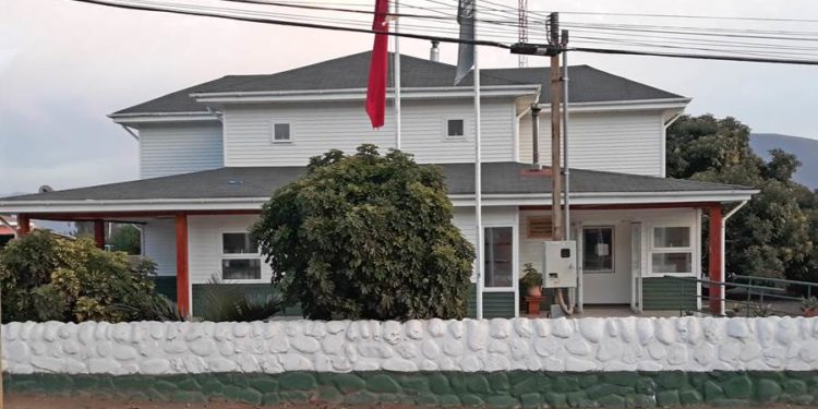 Desconocidos atacan retén de Carabineros en La Ligua y dejan a un funcionario lesionado