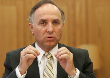 Ministro de Relaciones Exteriores no descarta usar aviones de la FACh para repatriar a chilenos varados por coronavirus