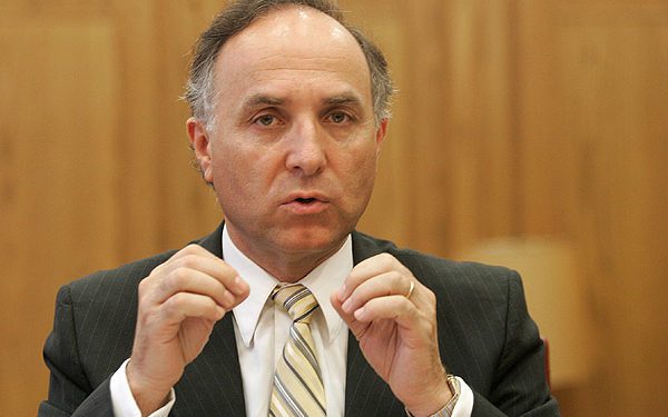 Ministro de Relaciones Exteriores no descarta usar aviones de la FACh para repatriar a chilenos varados por coronavirus