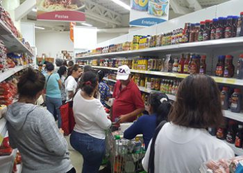 Presentan proyecto que sanciona la especulación de precios de bienes de primera necesidad y que incluye penas de cárcel