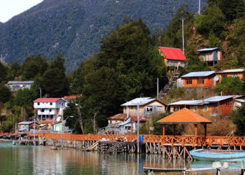 Caleta Tortel es decretada en cuarentena tras caso positivo de coronavirus de turista que viajaba en crucero