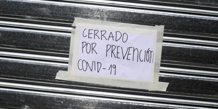 Encuesta de la Cámara Nacional de Comercio, Servicios y Turismo de Chile: 87% de las empresas cree que no podrá sobrevivir más de tres meses sin ventas