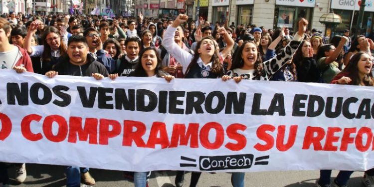 Dos años de Sebastián Piñera en La Moneda: Confech llamó a marchar por las calles de Valparaíso