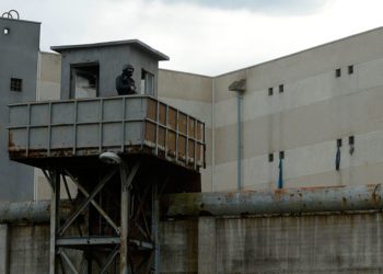 Espacios de aislamiento preventivo ante posibles brotes de coronavirus fueron implementados por Gendarmería en la Región de Valparaíso