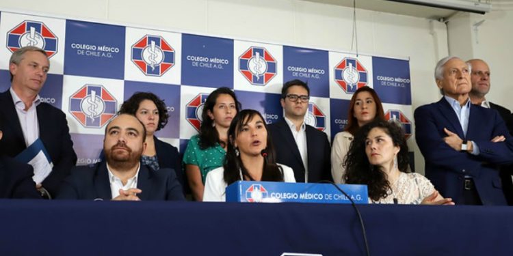 Presidente de la DC se abre a revisar fechas del plebiscito ante expansión del coronavirus en Chile