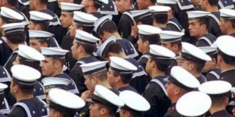 Seis miembros de la Armada de Chile dieron positivo a examen de Covid-19