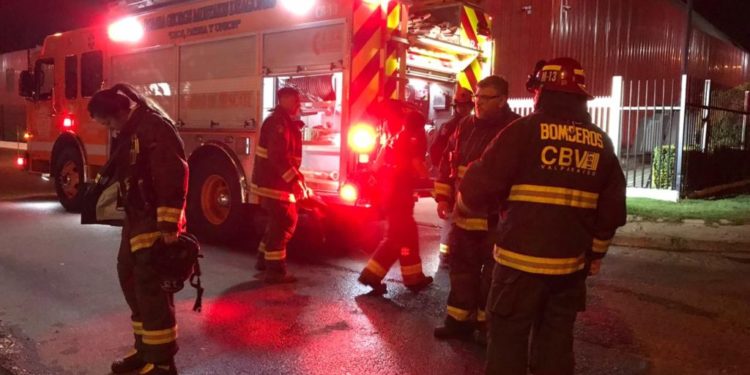 Trabajadores de fábrica de Té Supremo en Valparaíso debieron ser evacuados por fuga de gas